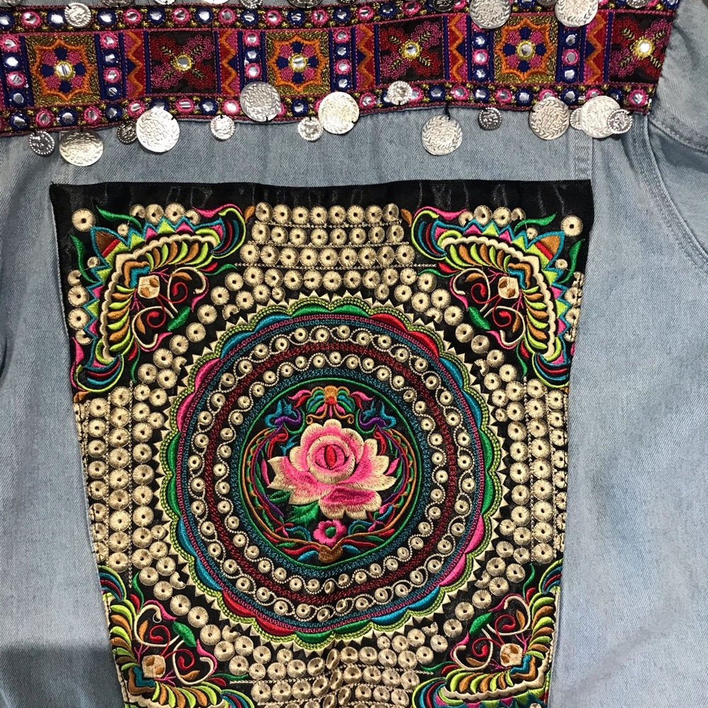 SILDDDD! Coachella vibe denim jacket - Picture 9 of 16